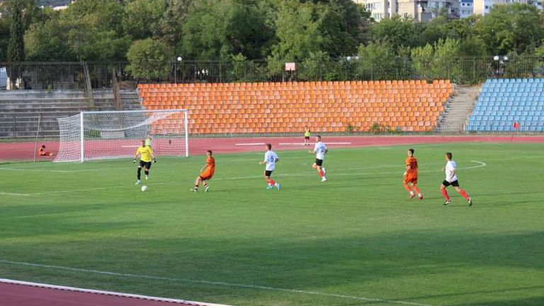 0:0 приключиха в Сливен едноименния тим и Розова долина (Казанлък).