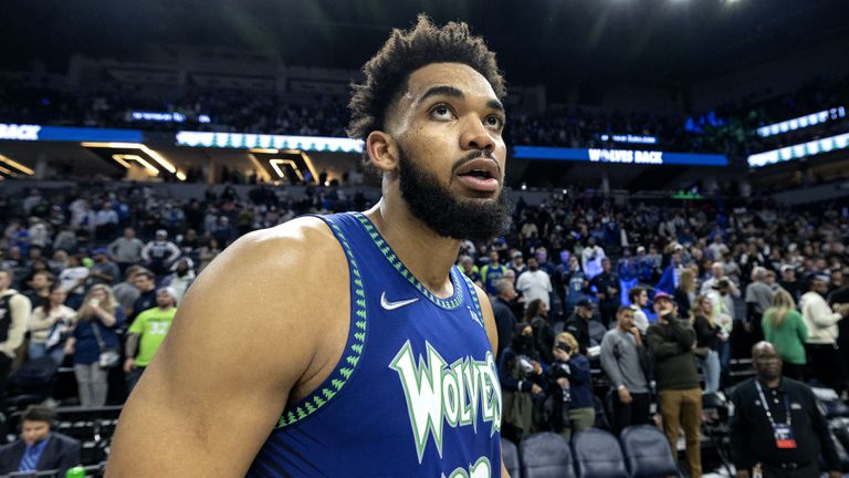 Центърът на Минесота Тимбъруулвс Карл Антъни Таунс поднови тренировки с тима