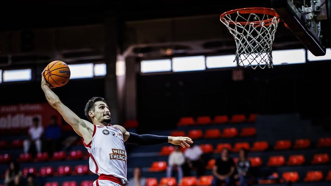 Боби Младенов на ниво при нов успех на Виена в Адриатическата лига