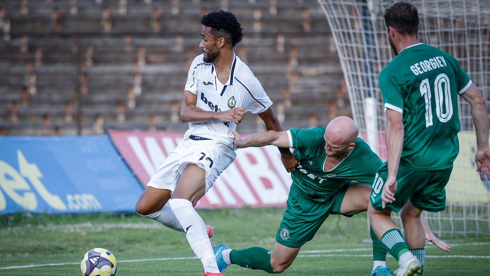 Славия и Ботев (Враца) уредиха контрола по време на паузата