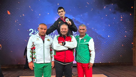 Иван Димов взе сребърен медал в изхвърлянето на Световното по вдигане на тежести