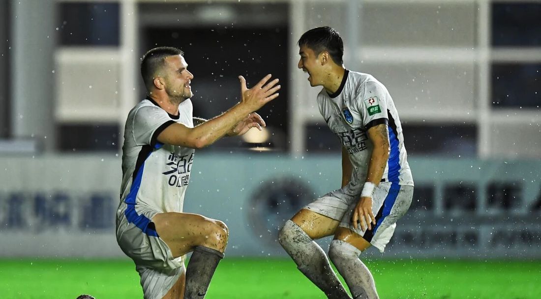 Алекс Колев избухна с два гола и асистенция, след като остана извън националния отбор