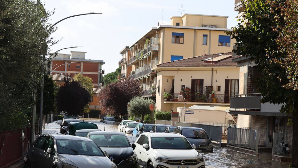 Поне трима загинали в района на Флоренция, не е ясна съдбата на Фиорентина - Ювентус