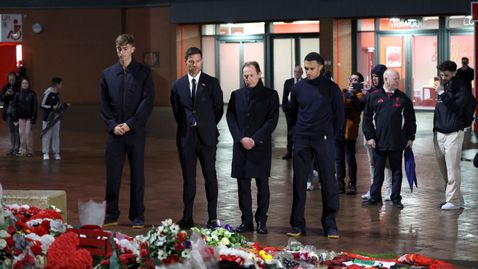 Реал Мадрид и Александър-Арнолд почетоха паметта на Жота преди визитата си на "Анфийлд"