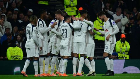  Тотнъм се преобрази в ШЛ, Ван де Вен с прословут гол 