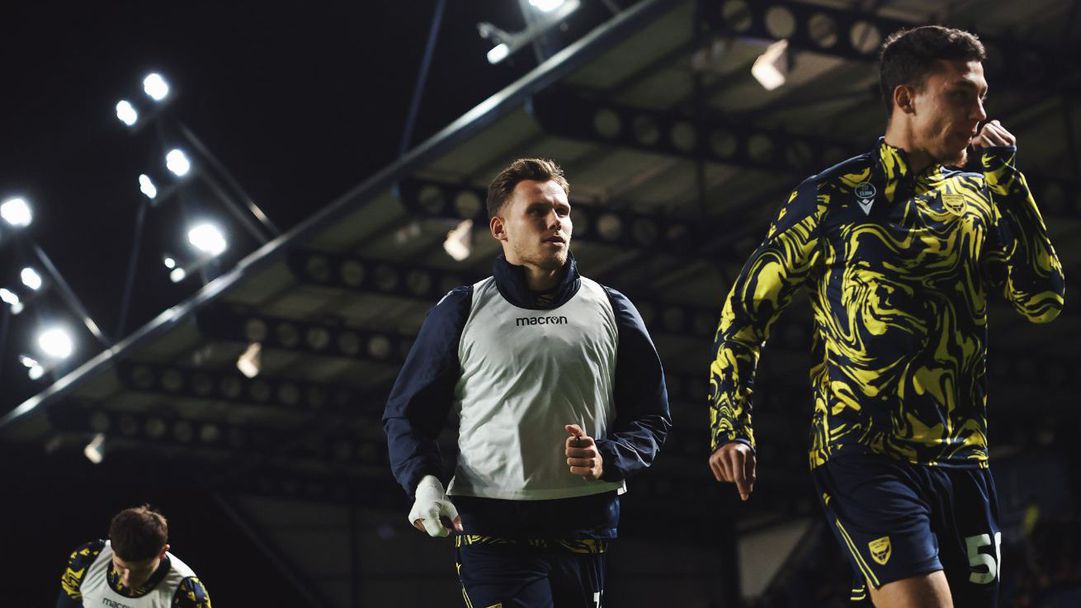 Филип Кръстев изгледа от пейката тежка загуба на Оксфорд