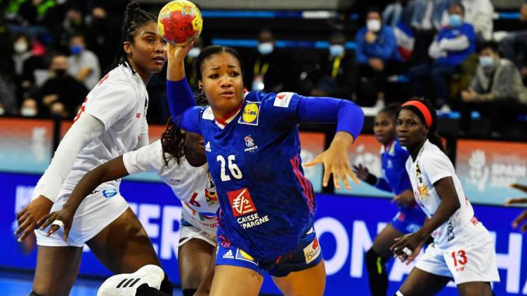 Олимпийските шампионки от Франция започнаха Световното по хандбал с победа срещу Ангола