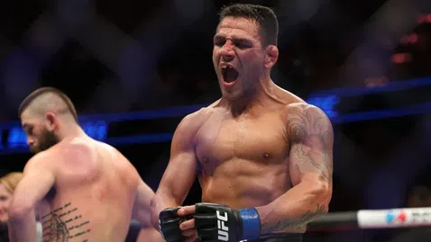  Рафаел дос Аньос се оправи с Брайън Барберена във втория рунд 