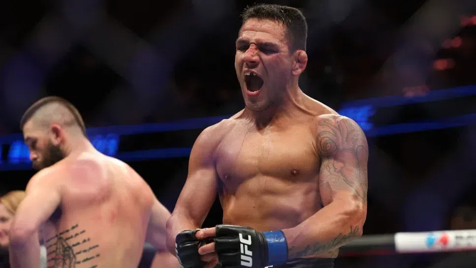 Рафаел дос Аньос се справи с Брайън Барберена във втория рунд