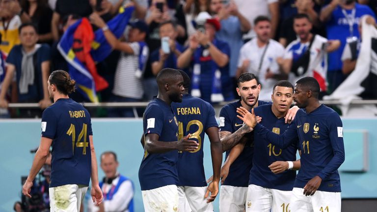 Исторически гол на Жиру и блестящ Мбапе класираха Франция за четвъртфиналите