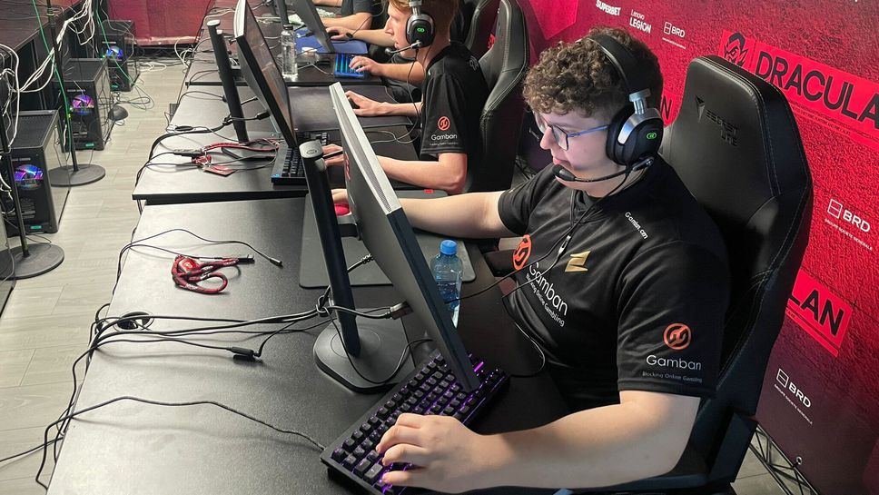 ECSTATIC частично освободи състава си