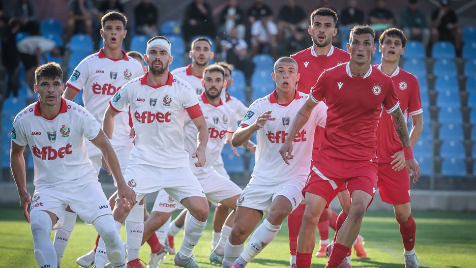 Намиращият се на последно място във Втора лига отбор на