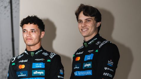  Ръсел: Няма да е почтено, в случай че Макларън изиска от Оскар да помогне на Ландо 