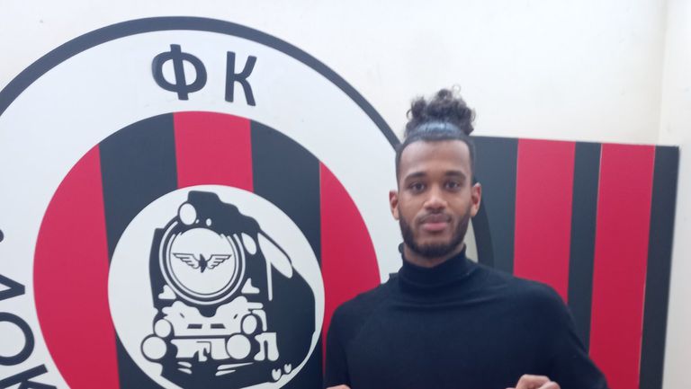 Локомотив София подписа официално с двамата нови футболисти които пристигнаха