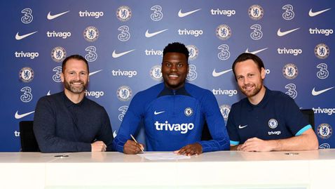  Челси публично показа новия си бранител, той подписа до 2030-а 