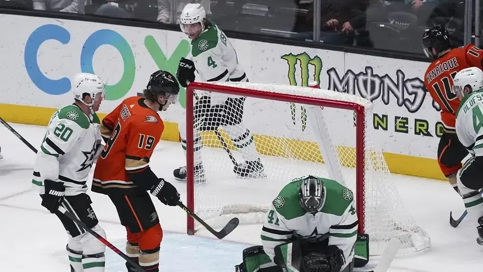 24-ти шътаут за Джон Гибсън при победа на Дъкс срещу Далас