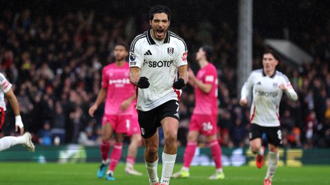 Фулъм измъкна точка от Ипсуич на "Крейвън Котидж" в двубой с три дузпи