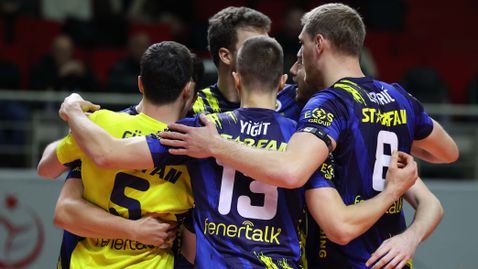 Денис Карягин и Фенербахче отпадат от ШЛ след драма срещу Олимпиакос, но продължават за Купата на CEV