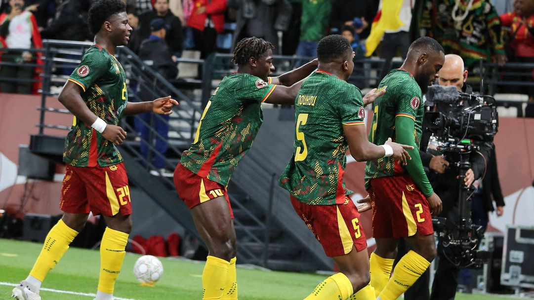 Президентът на Камерун зарадва с индивидуални премии националите за класирането на четвъртфиналите