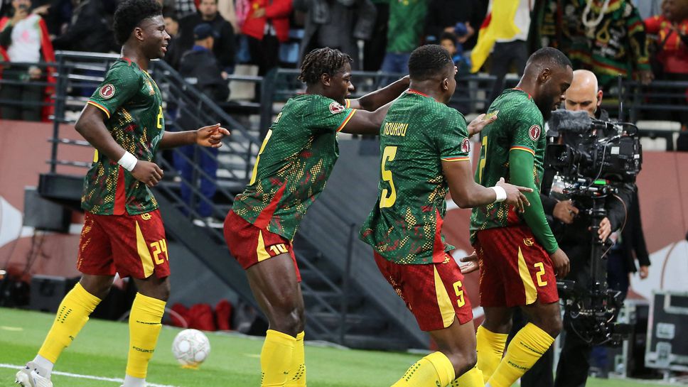 Футболистите на националния отбор на Камерун се зарадваха и на