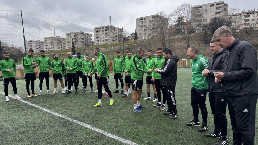 Вихрен чака бразилец и португалец