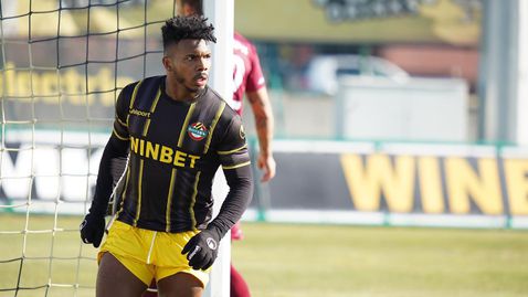  Ботев отвя и Септември, Божинов игра половин час 