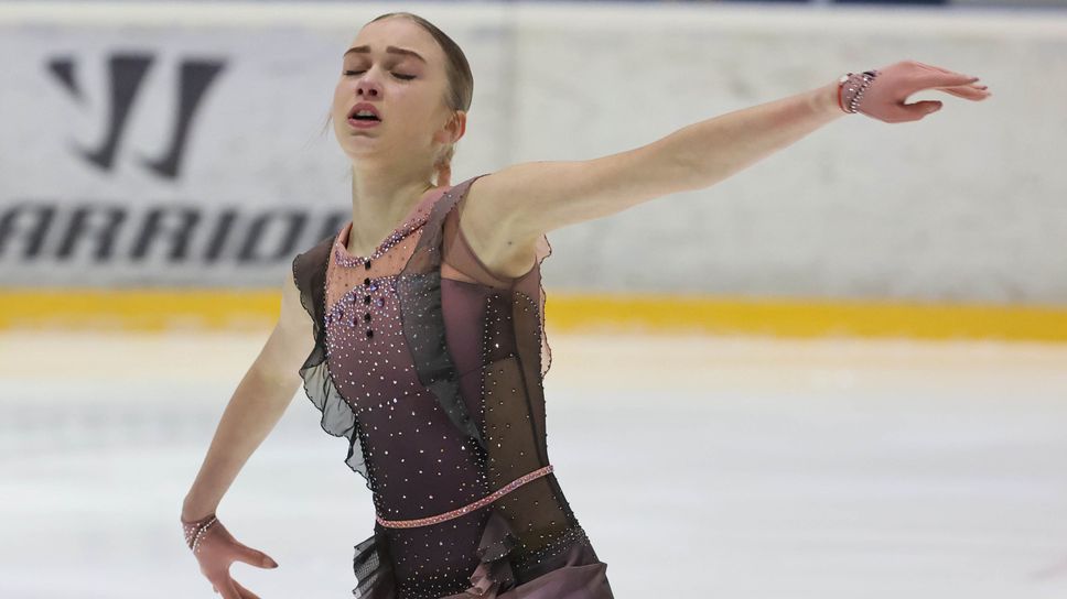 Александра Фейгин върви втора след кратката програма на "София Трофи"