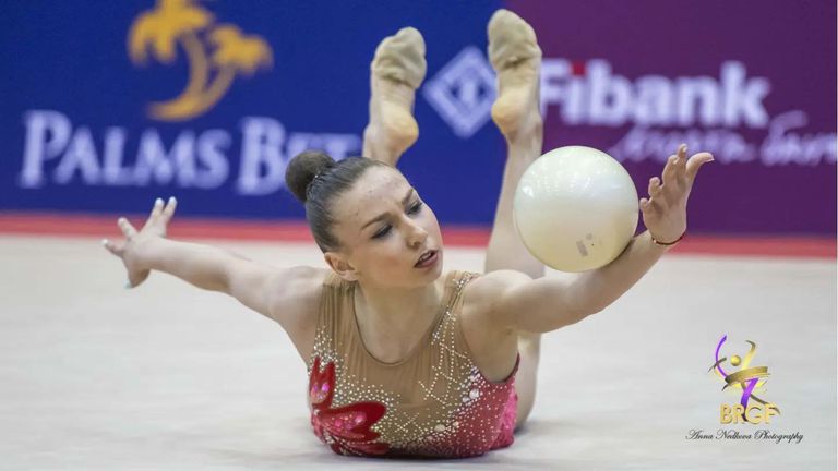 Националната състезателка по художествена гимнастика Лъчезара Пекова представи своя клуб