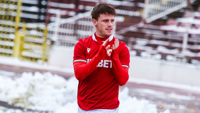 Легендарният голмайстор на ЦСКА Петър Жеков изрази задоволството си от