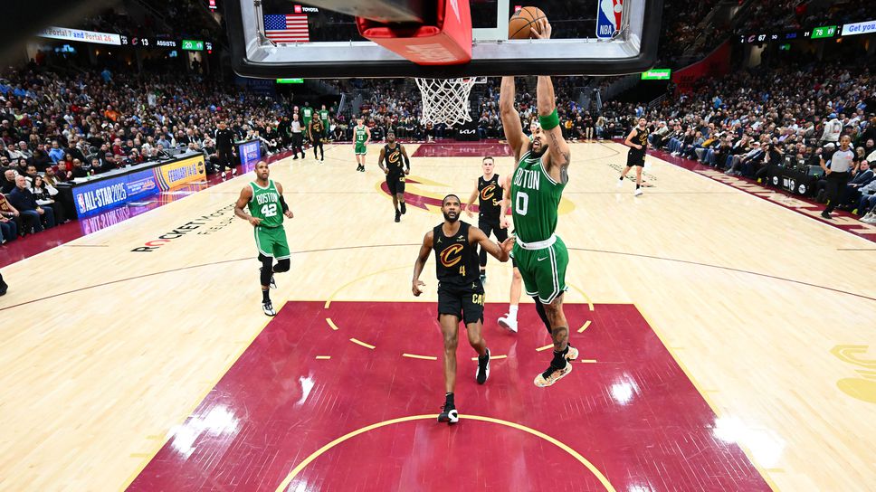 Джейсън Тейтъм вкара 22 точки за успеха на Бостън над Кливланд