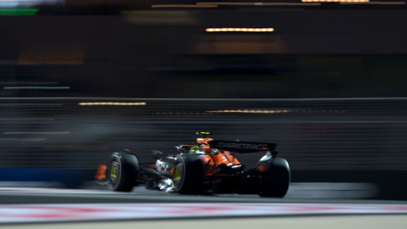 Макларън запали за първи път колата, с която ще защитава титлата си