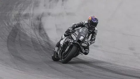 Шампионът Мартин в болница след тежко падане в началото на тестовете