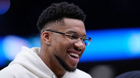  Красноречивата реакция на Янис Адетокунбо след затварянето на трансферния прозорец в НБА 