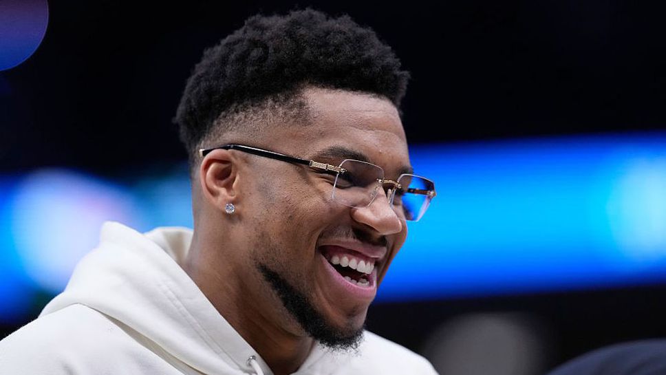 По находчив начин вдъхновен от киното Янис Адетокунбо изпрати своето