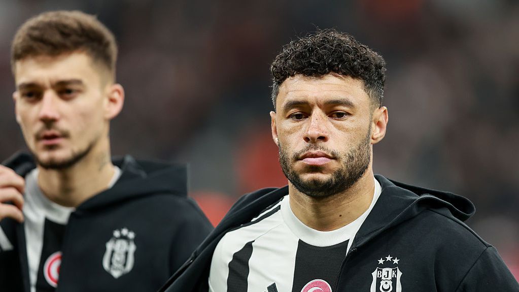 Окслейд-Чембърлейн още днес минава прегледи