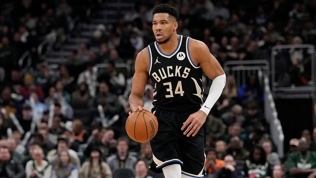 Милуоки Бъкс взе решение за Янис Адетокунбо