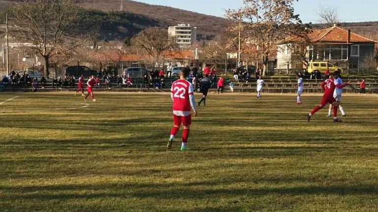 1 1 приключиха в Тервел лидера Септември и Черноморец Балчик в