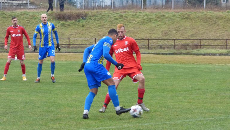  Неприятна домакинска загуба за Карнобат от кандидат-шампион 