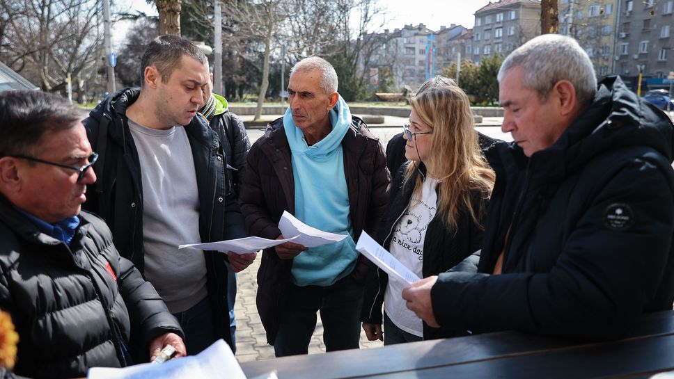 Асен Златев на протеста: Няма опасност за Европейското, дълговете са към 1 млн. лева