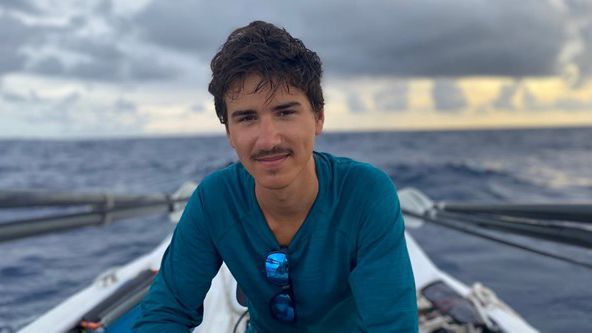 Максим Иванов, който заедно с баща си прекоси Атлантическия океан, приет в престижен университет