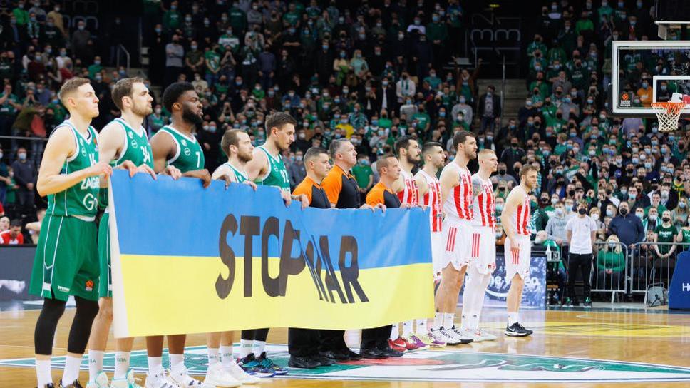 Реакцията на Цървена звезда не закъсня: Може ли ние да поискаме всички да застанат зад транспарант "Косово е Сърбия"?
