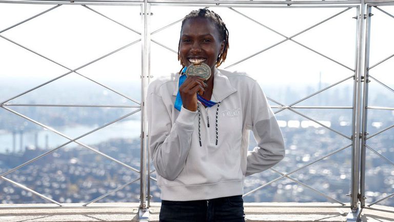 Шампионката от маратона на Ню Йорк Шарън Локеди ще пропусне