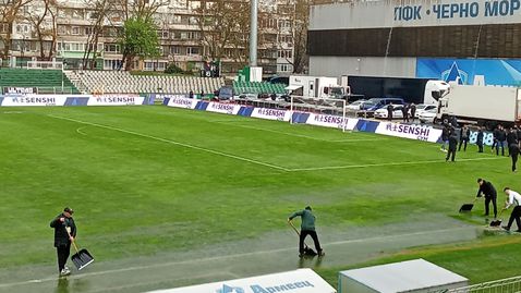  Гръмотевици и град посрещнаха Ботев (Пд) край морето, теренът на Черно море е наводнен 