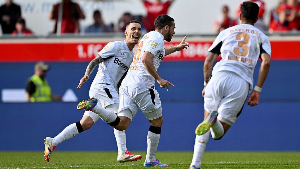 Шампионът на Германия Байер Леверкузен спечели драматично с 1 0 гостуването