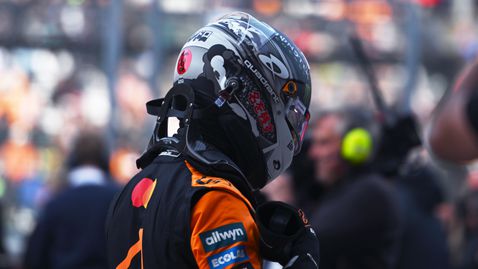  Норис: Свалям шапка на Макс 