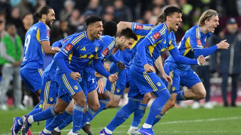 Изключителна драма класира Груев и Лийдс за полуфиналите на ФА Къп