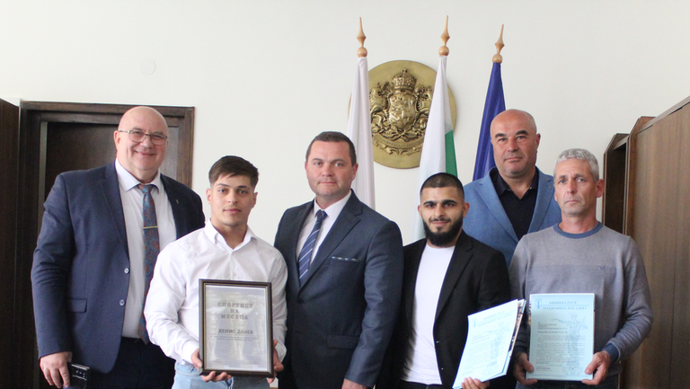 Кметът на Русе Пенчо Милков награди с парична премия състезателя