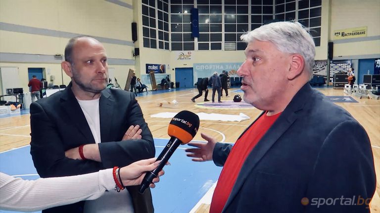Президентът на баскетболния Левски Константин Папазов и членът на Управителния