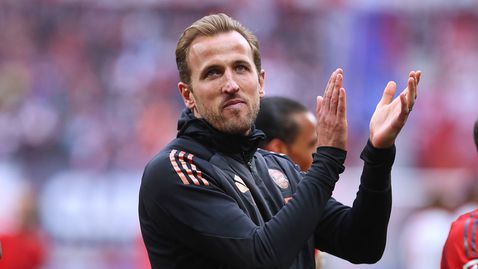 Хари Кейн като Фреди Меркюри: голмайсторът на Байерн се наслади на първия си трофей