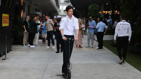 Спонсор на Мерцедес ще купува онези 5% от тима